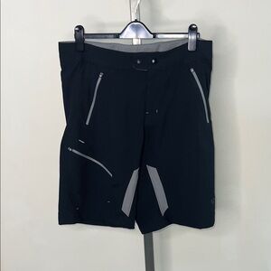 EUC Bontrager Semi Fitted Evoke Black Men's Cycling Shorts with liner Large